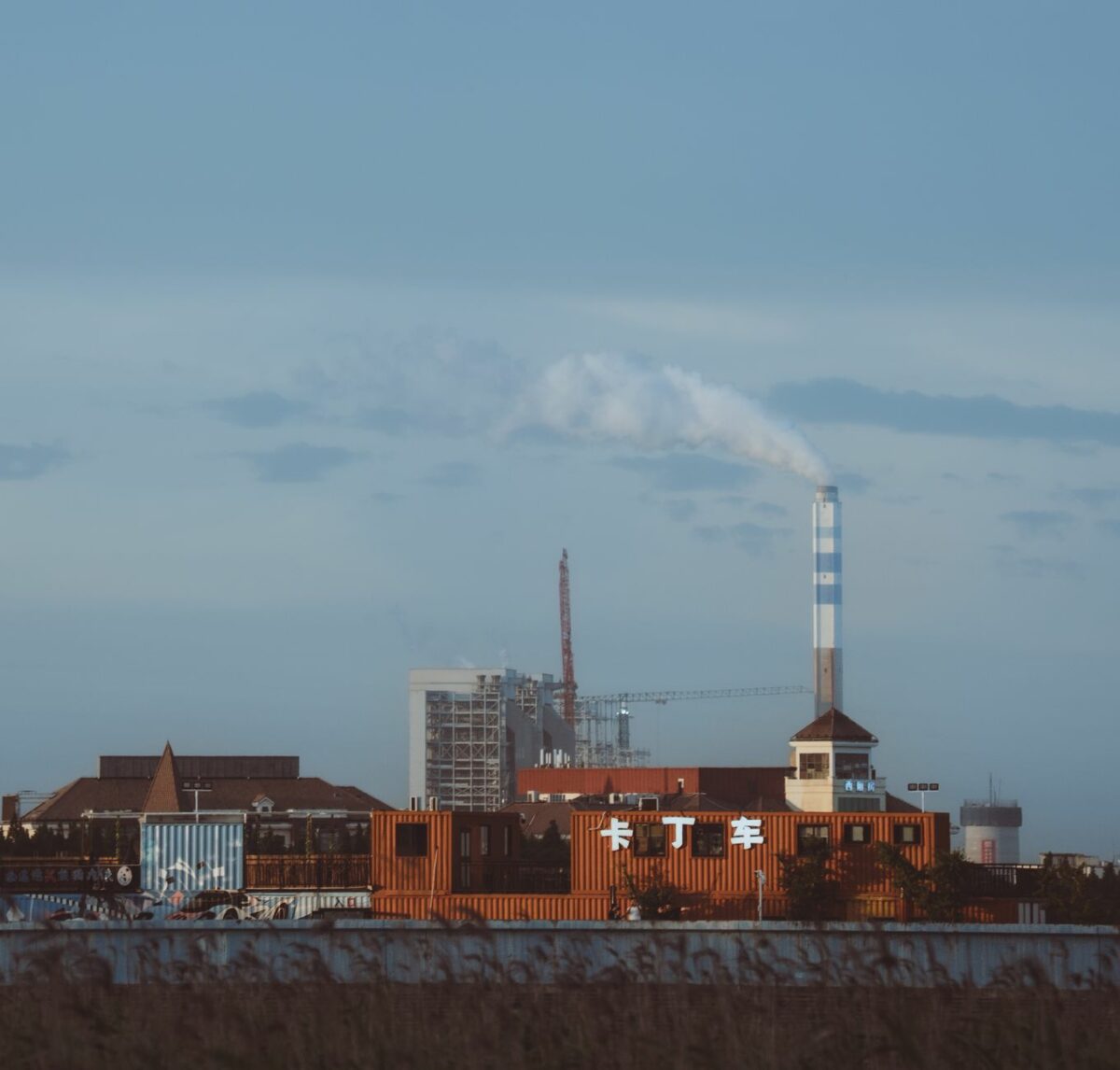 Directive européenne sur l'air : la transposition française prend du retard, les industriels dans le flou